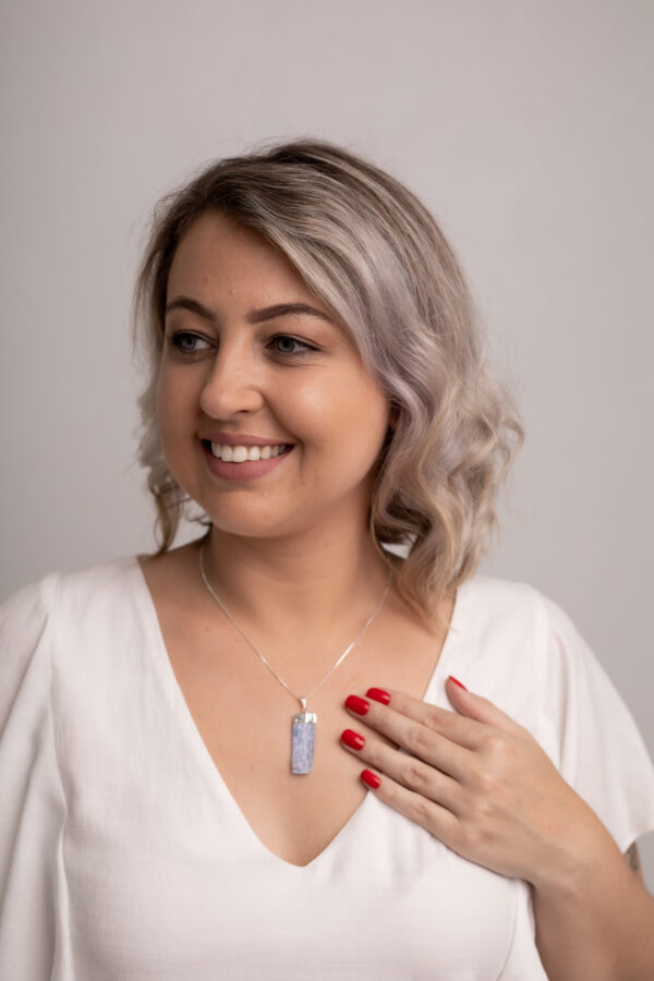 Colar Evolução Espiritual com Cianita Azul Bruta folheado em prata - Imagem 4