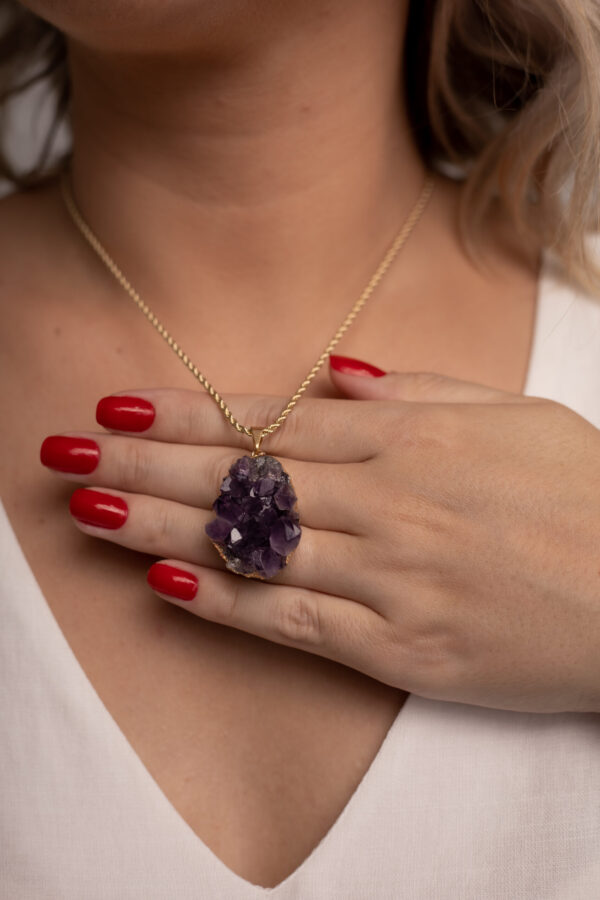 Colar Entrelaçado Drusa de Ametista folheado em ouro 18k - Imagem 3