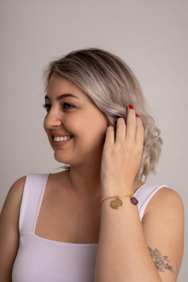 Pulseira Ametista com Pingente Seja Luz folheada em ouro 18k - Imagem 3