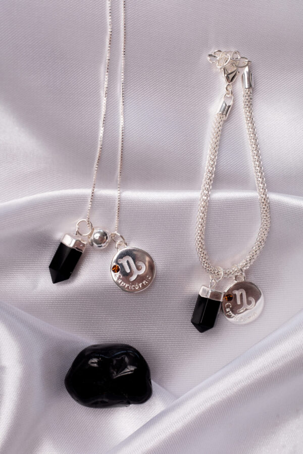 Kit 2 Peças Signo de Capricórnio - Pulseira + Colar Obsidiana folheado em prata