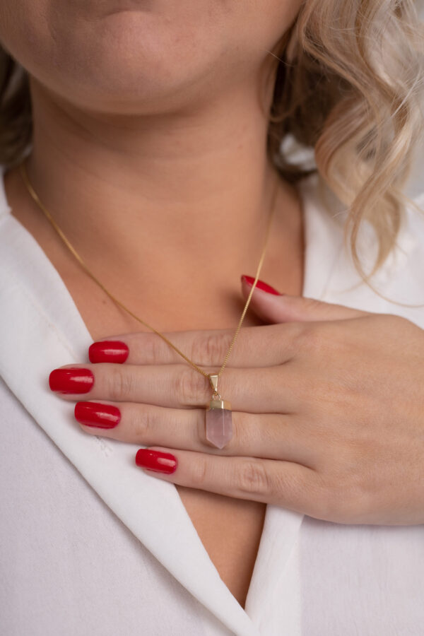 Colar Ponta de Quartzo Rosa folheado em ouro 18k - Imagem 4