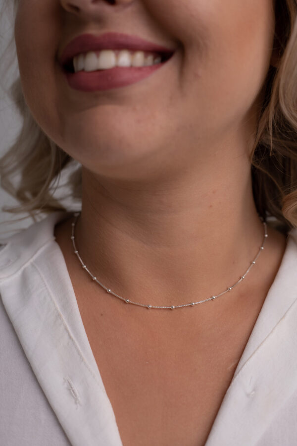 Choker bolinha folheada em prata