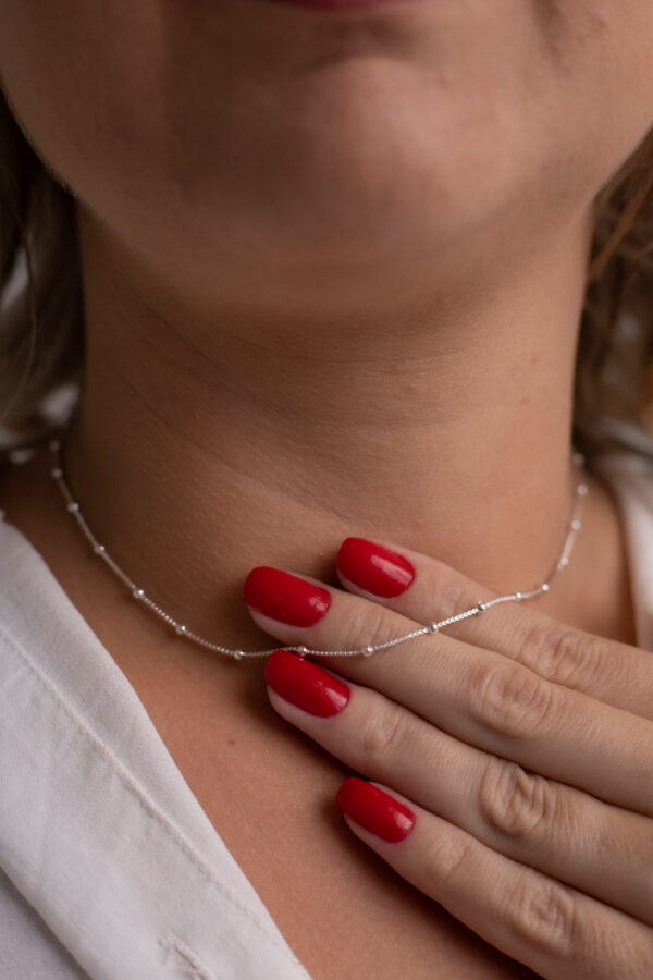 Choker bolinha folheada em prata - Imagem 2