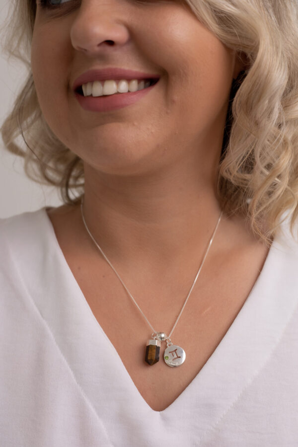 Kit 2 Peças Signo de Gêmeos - Pulseira + Colar Olho de Tigre folheado em prata - Imagem 4